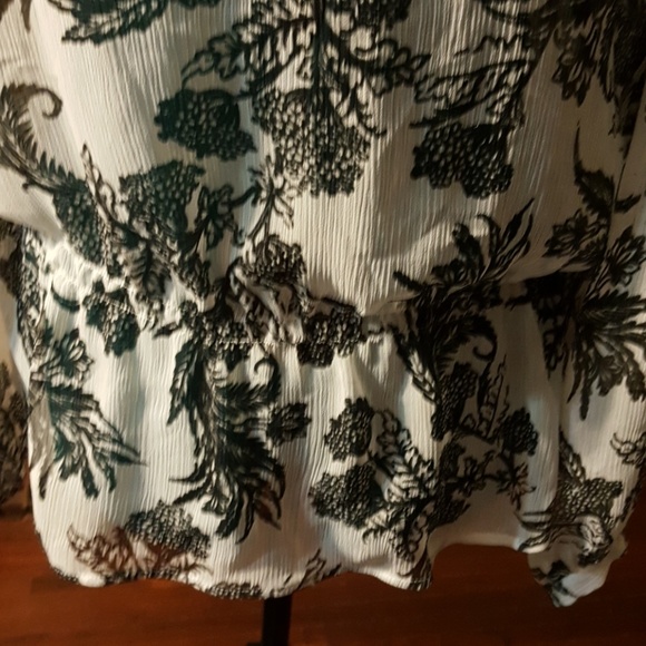 New york and co long sledve sheer blouse - Picture 2 of 6